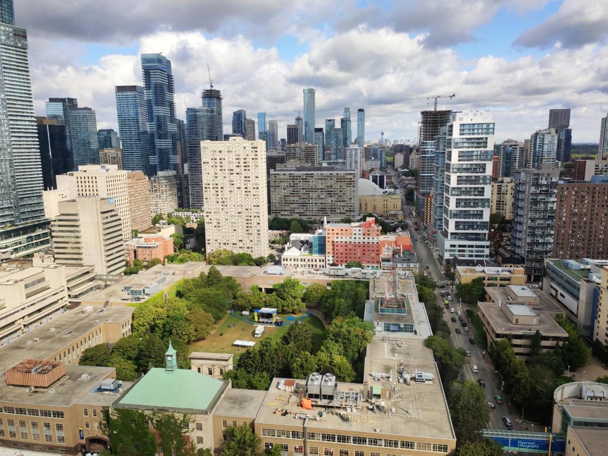 Toronto Metropolitan University-Daphne Cockwell Complex Residence Exterior foto